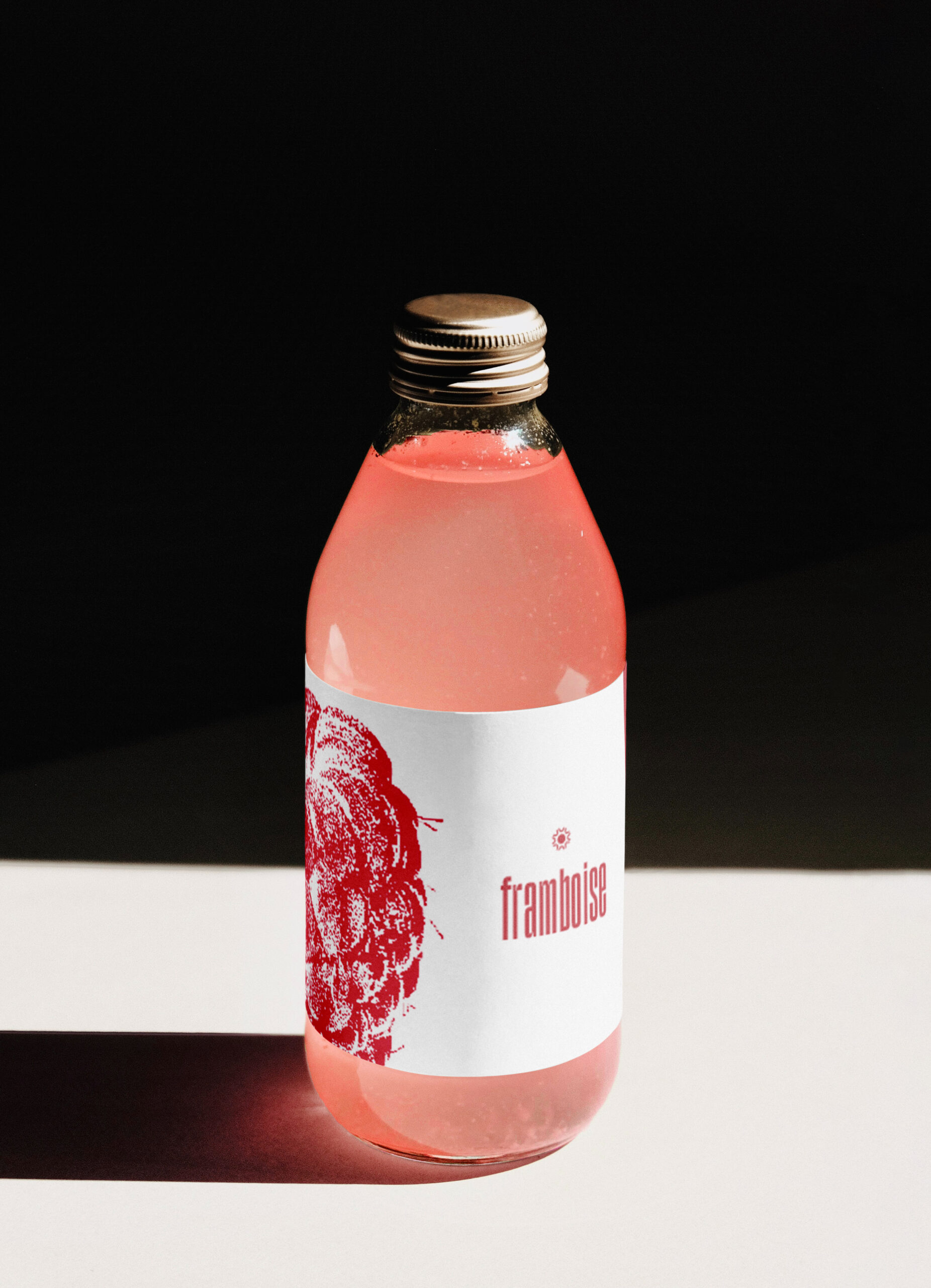 01-05-2024-Glass-Bottle-Mockup-FRAMBOISE